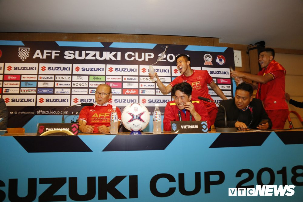 park hang seo-anmung 02