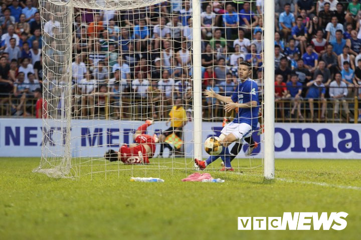 Than Quang Ninh vs HAGL 4 6