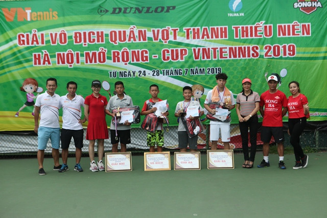 Trao giai noi dung U16 B 5