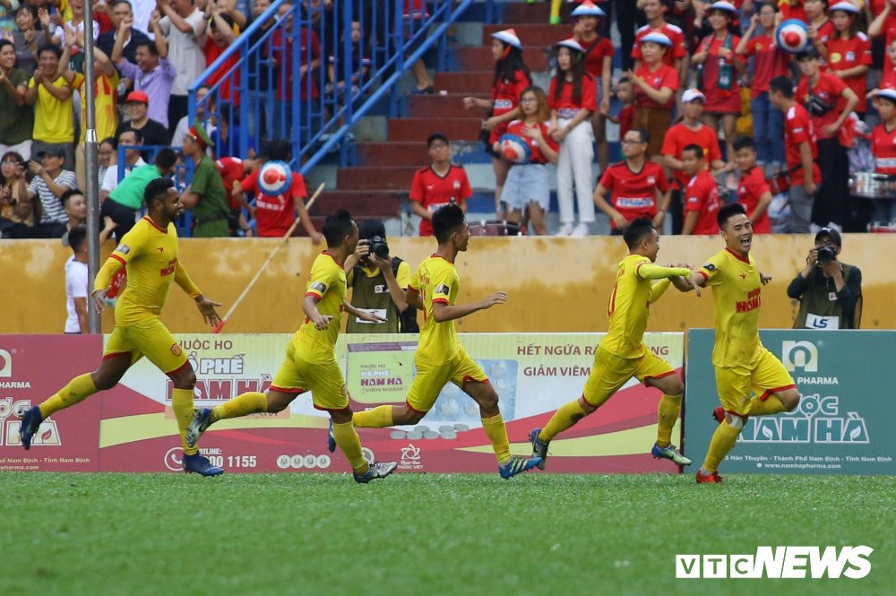 HAGL vs Nam Dinh 1 9