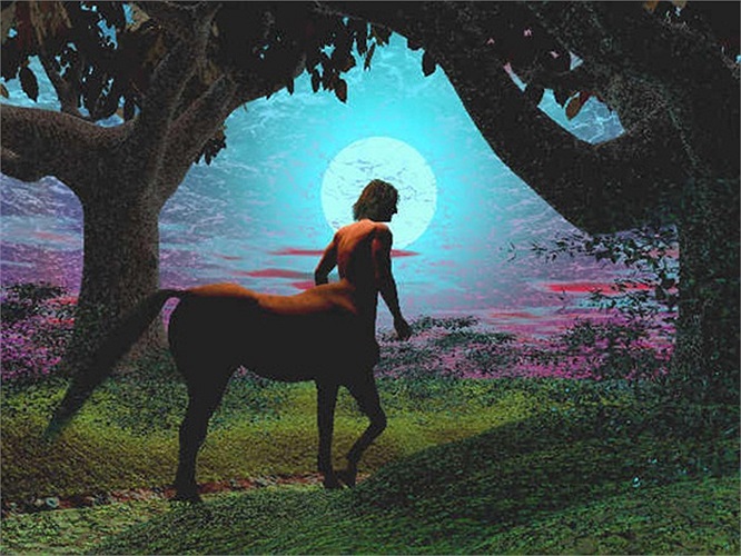 Trong thần thoại Hy Lạp, nhân mã tồn tại cùng con người, các anh hùng và các thần nhưng sống tại vùng núi của Thessalia, trung tâm Hy Lạp