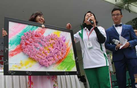 Đà Nẵng, sinh viên, Đại học, Đông Á, trẻ em, gói quà, kỷ lục