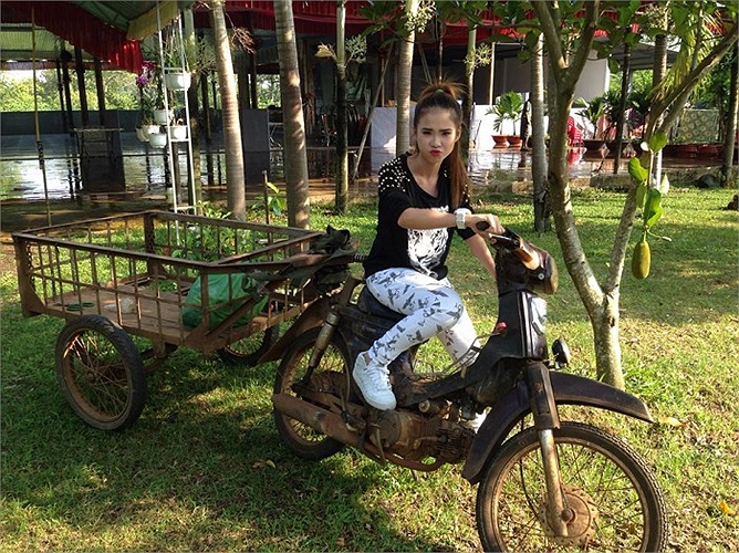 Khởi My lúc nào cũng đáng yêu như trẻ thơ.