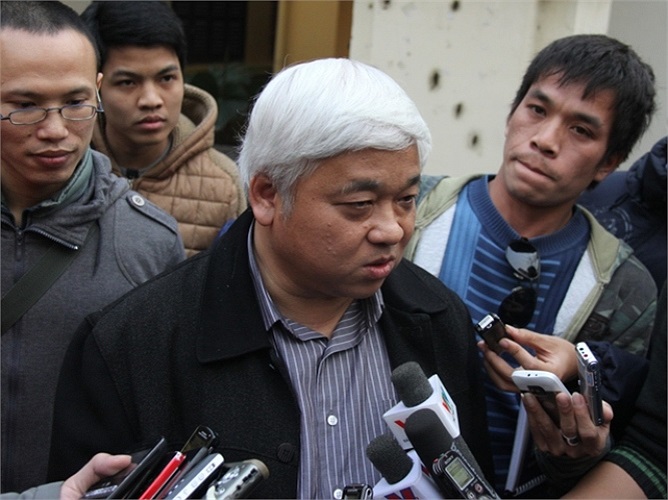 Ngày 20/8/2012, Cơ quan cảnh sát điều tra Bộ Công an khởi tố vụ án “kinh doanh trái phép” xảy ra tại Công ty B&B, ACBI và ACB-HN. Khởi tố và bắt tạm giam đối với Nguyễn Đức Kiên về tội danh trên. Ngày 23/8/2012, khởi tố và bắt tạm giam bị can Lý Xuân Hải về hành vi “cố ý làm trái quy định của Nhà nước về quản lý kinh tế gây hậu quả nghiêm trọng”.