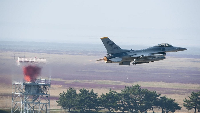 Chiến cơ F-16 Fighting Falcon của Mỹ cất cánh từ căn cứ không quân Kunsan, Hàn Quốc