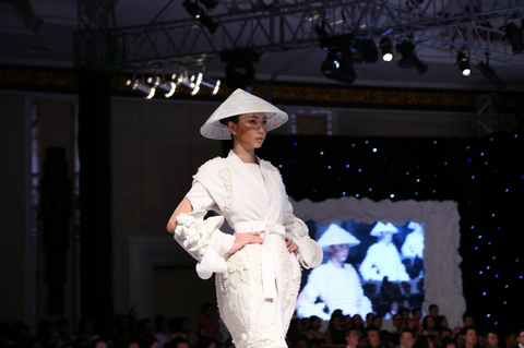 AQF Pure Fashion 2013 Giang Tú gây ấn tượng mạnh