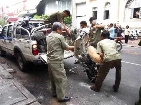 TP.HCM, trung tâm Sài Gòn, đốt xe máy, mặ