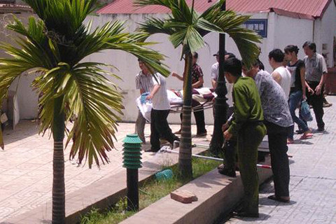 Một tử tù thi hành án tử hình bằng tiêm thuốc độc.