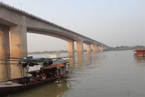 Chiều 26/11, việc tìm kiếm vẫn tiếp tục.