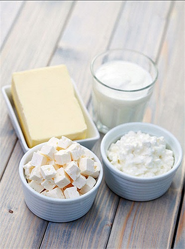 Các sản phẩm từ sữa: Những người không tiêu hoá được lactose khi ăn các chế phẩm từ sữa sẽ gây khó chịu dạ dày. Có thể chọn sữa chua, pho mát cứng, hoặc sữa có hàm lượng lactose thấp để sử dụng.
