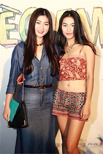 Thời gian qua, Nhung Kate cùng hay sánh vai cùng bạn trai tham dự các sự kiện. Theo đó, cô đã mang đến hình ảnh một cô gái đẹp ăn mặc khá hiện đại và gợi cảm.