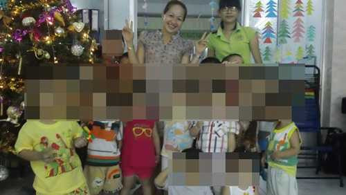 Bảo mẫu bóp cổ, tát bé mầm non phải đóng facebook