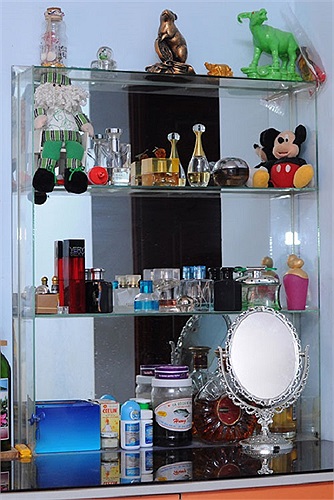 Đầu tháng 7/2013, nữ diễn viên phim 'Biết chết liền' lại khiến người hâm mộ ngã ngửa khi biết rằng những hình ảnh nhà cửa sang trọng cô từng khoe trước đây chỉ là nhà mượn.