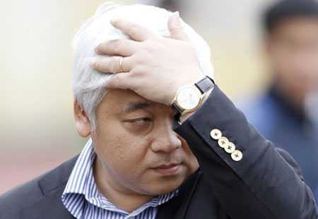 Bầu Kiên và thuật thao túng, nắn gân