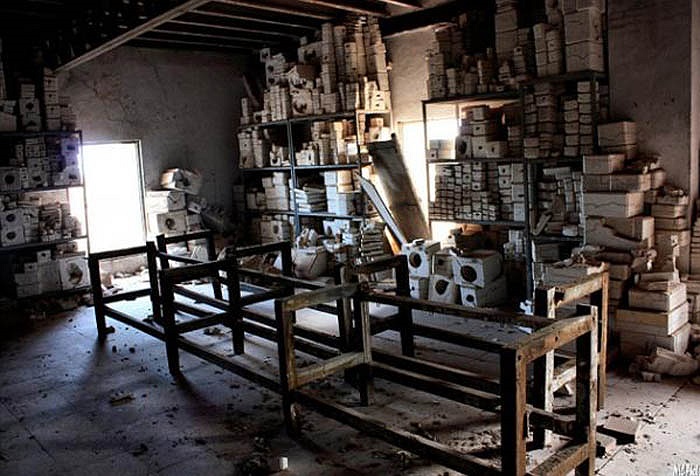 Những sản phẩm búp bê sứ Bisque ở đây nổi tiếng một thời vào những năm 1860 đến 1900 bởi nhà đầu tư người Pháp và Đức. Chúng tạo nên cơn sốt thời trang thời bấy giờ và là biểu tượng cho xu hướng tóc giả sang trọng của phụ nữ giàu có. 