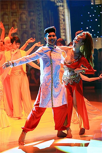 Phải đến khi tiết mục sắp khép lại, giọng ca Em phải làm sao mới nhận ra điều này. 