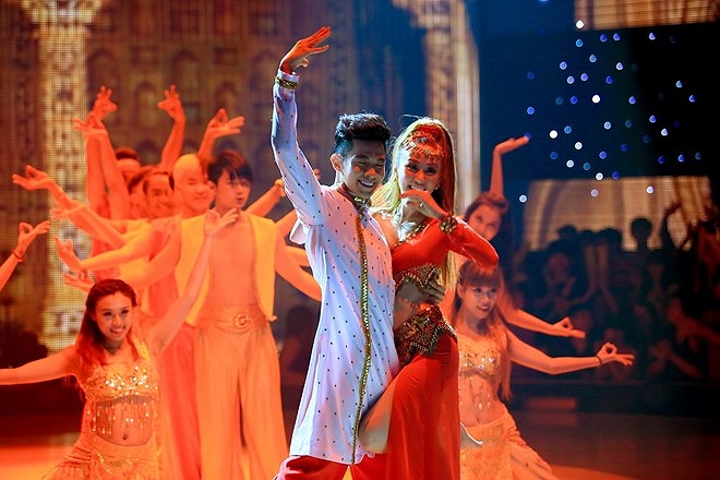 Nhưng cái giá phải trả của Ngân Khánh là án phạt 3,5 triệu đồng. Dù số tiền không lớn, nhưng án phạt khiến tên tuổi cô bị xấu đi khi lọt top những ngôi sao bị phạt vì ăn mặc hở hang, phản cảm.