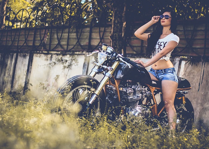 Xe được dựng lại từ mẫu nguyên bản Honda CB750 Limited Edition 1981 với phần yên xe kéo dài. Ảnh Nâu JP