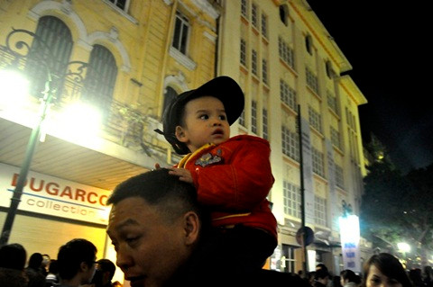 Triệu người đổ ra đường đón năm mới 2014