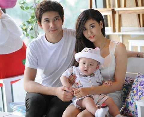 Ca sĩ Tim tự hào mình là ông bố đảm đang