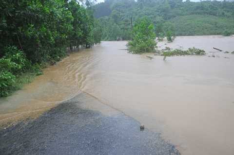 Quảng Nam, lũ cuốn trôi, cán bộ xã, nước lũ