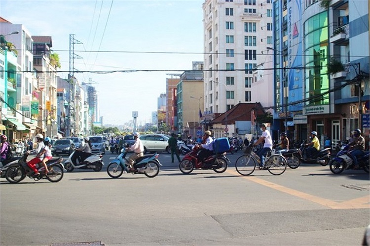 Dự kiến một phần đường Điện Biên Phủ và xa lộ Hà Nội, bao gồm cả 2 đường nhánh tại công viên dạ cầu Sài Gòn (giới hạn từ đường Đinh Tiên Hoàng, Q.1 đến chân cầu Rạch Chiếc, Q.2, dài 7.117m) sẽ mang tên Đại tướng Võ Nguyên Giáp.