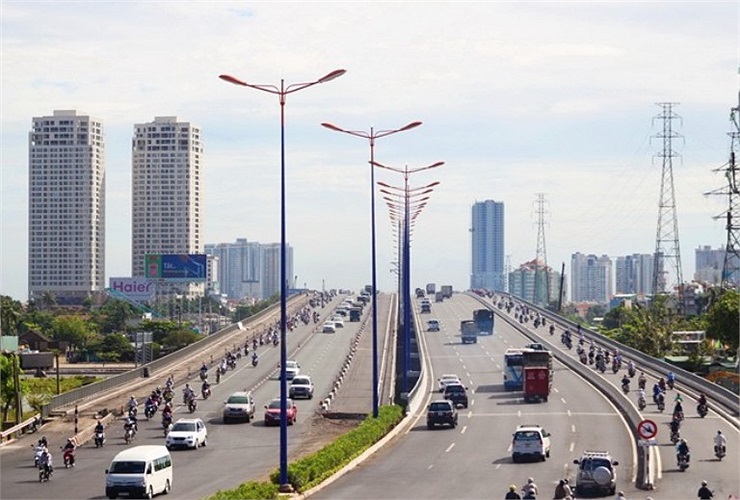 Cầu Sài Gòn 2 được khánh thành vào ngày 15/10, góp phần giảm tải cho cầu Sài Gòn hiện hữu, tạo sự thông suốt cho tuyến giao thông ở cửa ngõ phía Đông TP.HCM.