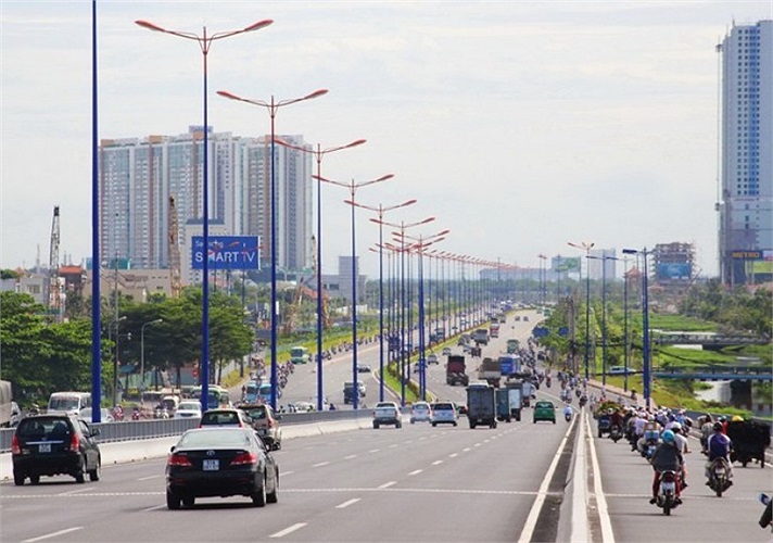 Xa lộ Hà Nội đoạn Q.2 nhìn từ cầu Sài Gòn. 