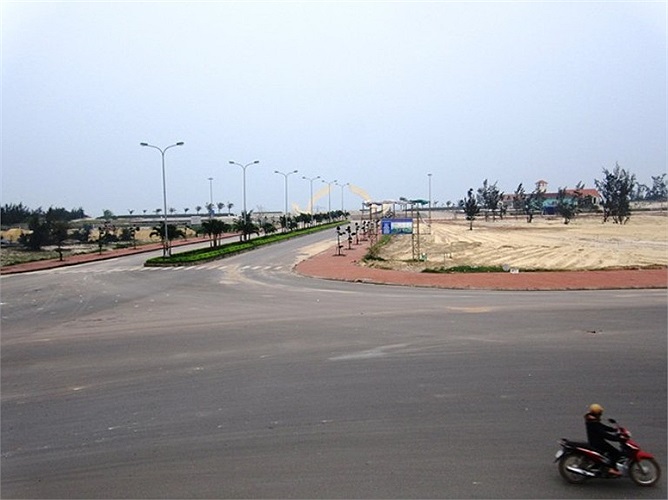 Điểm đầu của đường Võ Nguyên Giáp từ nơi giao nhau với đường Trần Hưng Đạo tại xã Bảo Ninh. 