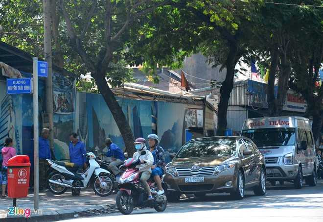 Cận cảnh nhà xe dùng 'chiêu' né lệnh cấm của Bí thư Đinh La Thăng