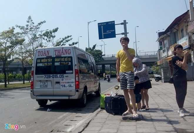 Cận cảnh nhà xe dùng 'chiêu' né lệnh cấm của Bí thư Đinh La Thăng