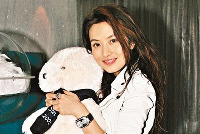 Nữ tổng giám đốc Hồ Mẫn San sinh ở Hong Kong, Trung Quốc