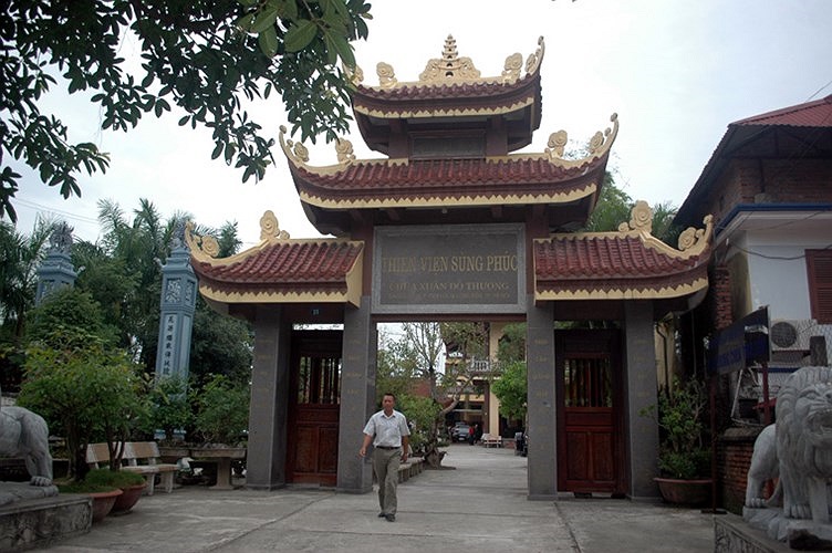 Trải qua bao biến cố thăng trầm của thời gian, chùa bị tàn phá nhưng nhờ sự chung tay của các Phật tử và nhân dân trong vùng mà Thiền viện Sùng Phúc được tu bổ, tôn tạo và xây dựng khang trang trên diện tích gần 4.000 m2. 