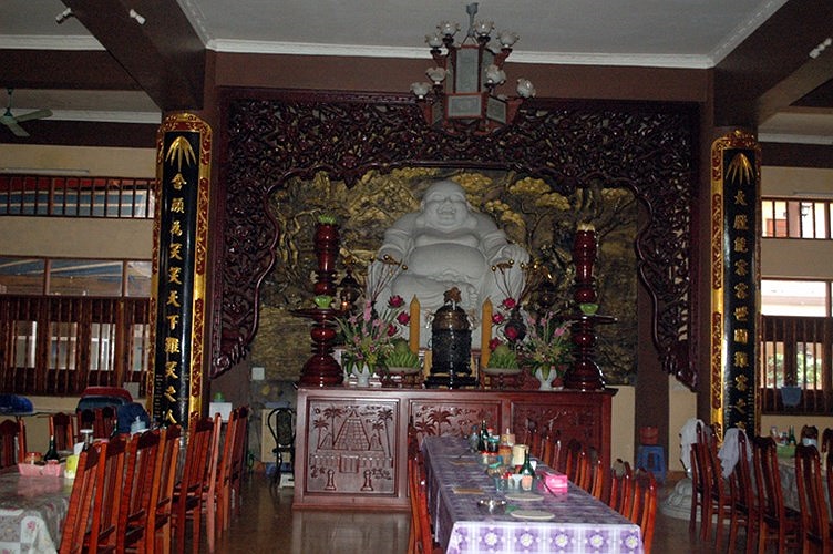 Khu vực Phật tử nghỉ ngơi, ăn chay ở tầng 1 của trung tâm 3 tòa bảo điện. 