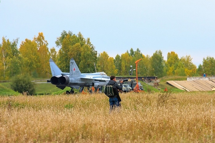 Các nhiếp ảnh gia đến chụp ảnh chiến cơ