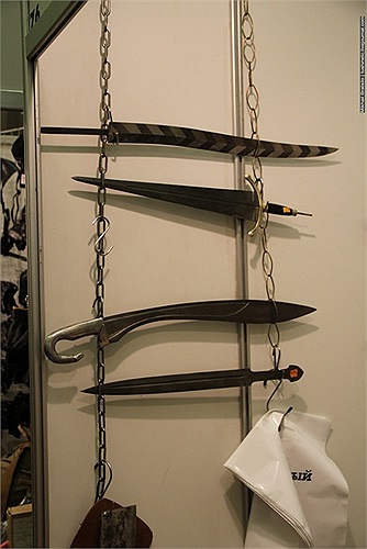 Những con dao được các thợ rèn tìa hoa nhất chế tạo