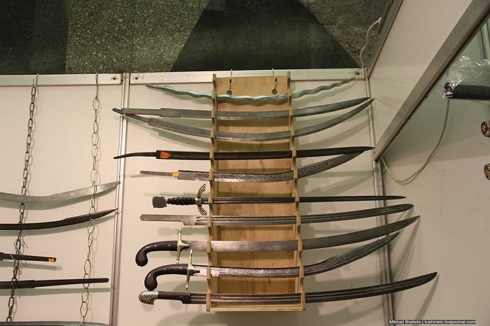 Hình dáng của các loại vũ khí mang đặc trưng của từng vùng