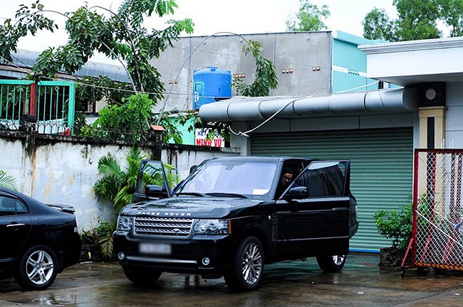 ... để đi xem đấu võ ở võ đường của nam diễn viên Johny Trí Nguyễn.