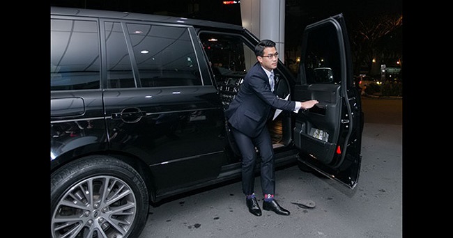 Em trai Louis Nguyễn và chiếc Range Rover hạng sang. 
