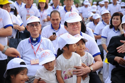 TP.HCM, Sài Gòn, đi bộ, Chủ tịch nước Trương Tấn Sang, sánh bước yêu thương, Phú Mỹ Hưng.