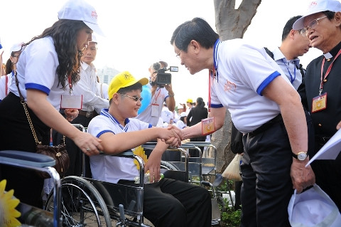 TP.HCM, Sài Gòn, đi bộ, Chủ tịch nước Trương Tấn Sang, sánh bước yêu thương, Phú Mỹ Hưng.