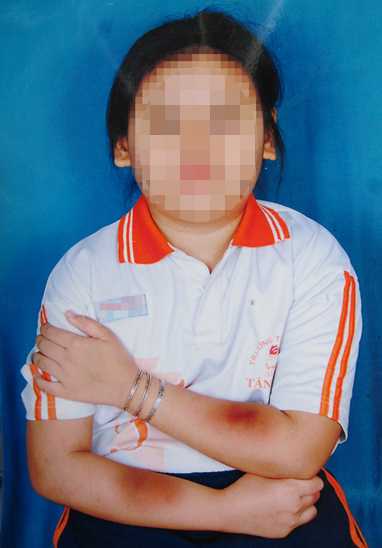 cô giáo đánh học sinh