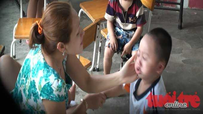 hành hạ trẻ mầm non