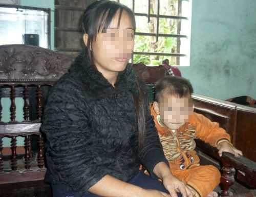 Chị H. chỉ hiện trường nơi chiều ngày 13/11, cô N. đang xúc đất rồi cầm xẻng tấn công mình trước.