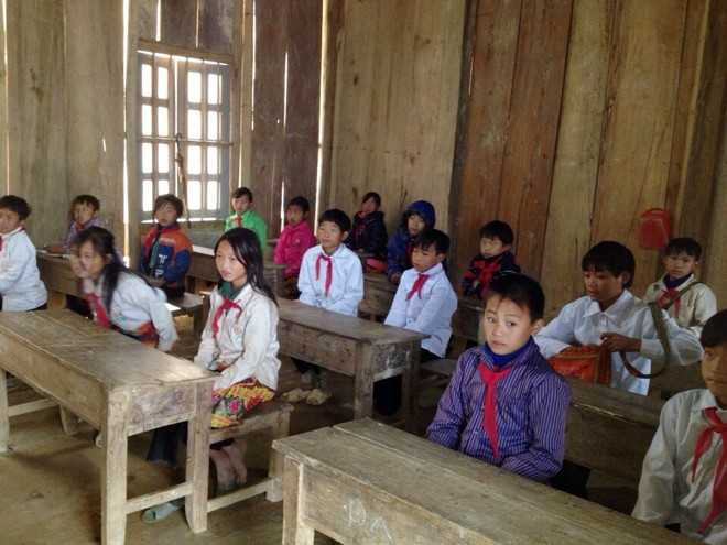 Những lớp học đơn sơ của thầy và trò nơi vùng cao nghèo khổ.