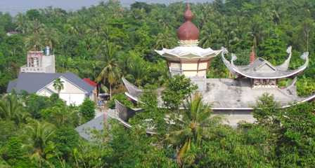 Tịnh thất của nhà sư trụ trì chùa Bồ Đề Cổ Tự nằm ngay cạnh chùa