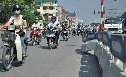 Dải phân cách cứng gây nguy hiểm: Sở GTVT Hà Nội nói gì