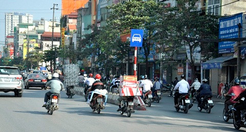 Giao thông Hà Nội vấn hỗn loạn dù có phân làn giao thông