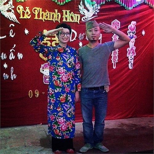 Được biết, cô dâu cũng là một nhà thiết kế từng học ở nước ngoài nên có cá tính và phong cách nghệ thuật rất riêng. 