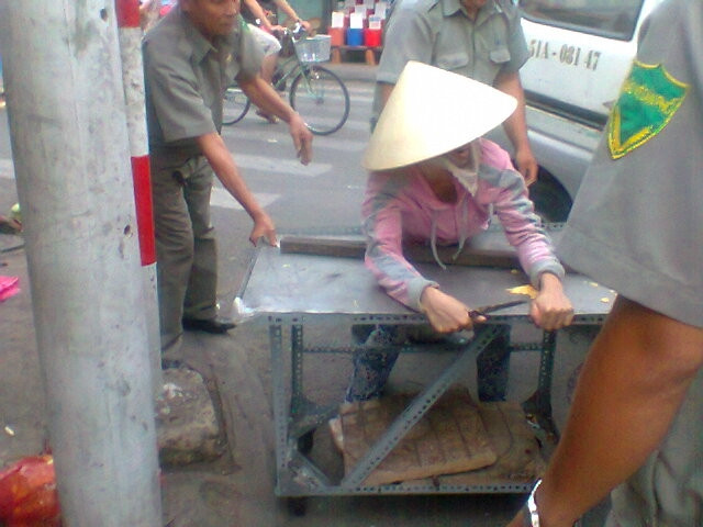 dân phòng, chảy máu, đánh dân.